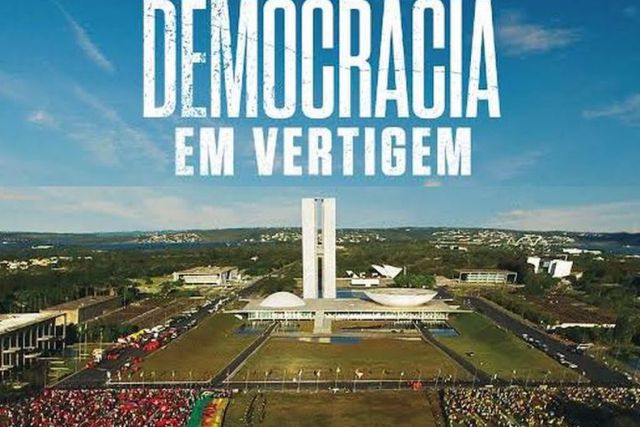 Presentación documental Democracia Em Vertigem – Barcelona