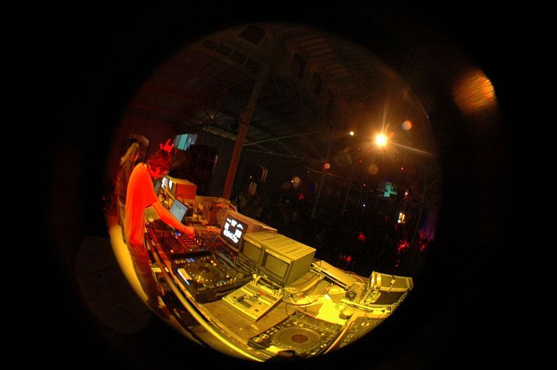 800px-vj_live_set_delacrew_rec2007