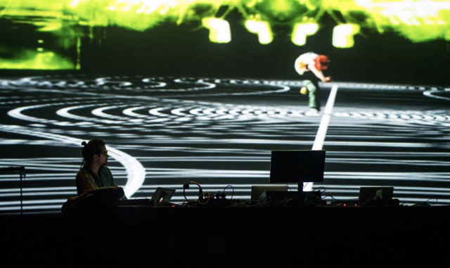 TALLER LIVE AV Y VIDEO MAPPING CON VJ ELETROIMAN (DARKLIGHT STUDIO)