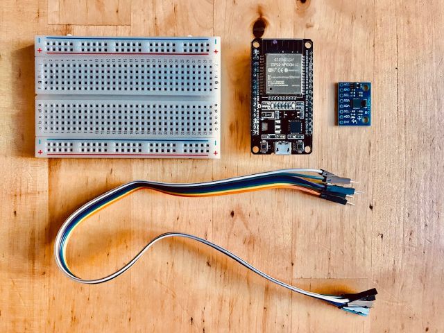 Construcción de dispositivos wearables que interactúan con sonidos y música